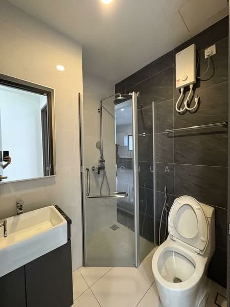 Condominium for Rent at Bay Point @ Country Garden Danga Bay - Ines Chua - Bathroom - PropertyGuru.com.my