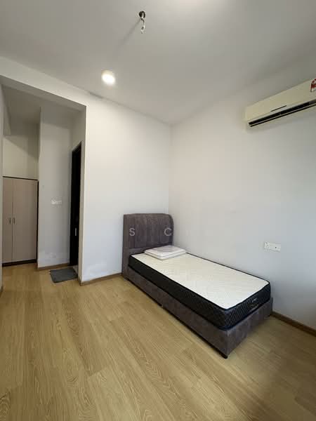 Condominium for Rent at Bay Point @ Country Garden Danga Bay - Ines Chua - Bedroom - PropertyGuru.com.my