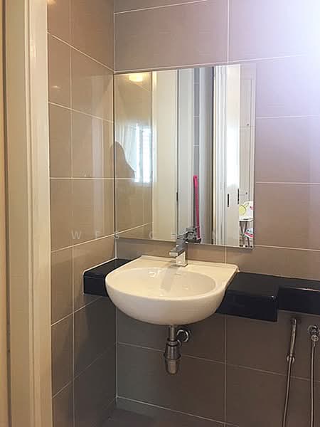 Kondominium untuk Dijual di Surian Residences - Wes Chang - Bathroom - PropertyGuru.com.my