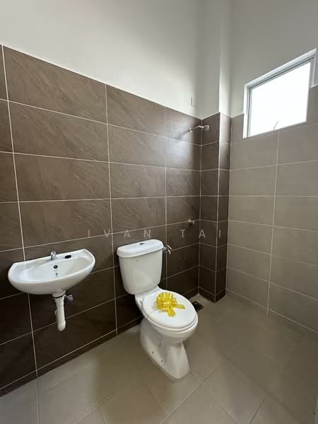 Terraced House for Sale in Kuala Kangsar (Perak) - Ivan Tai - Bathroom - PropertyGuru.com.my