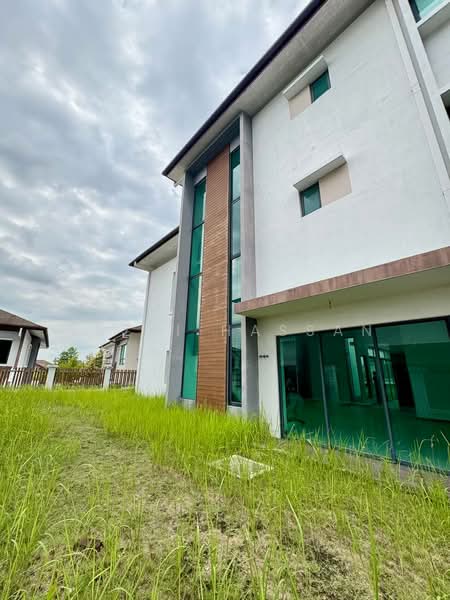 Rumah Banglo untuk Dijual di Subang Bestari (Shah Alam) - Nazri Hassan - Exterior - PropertyGuru.com.my