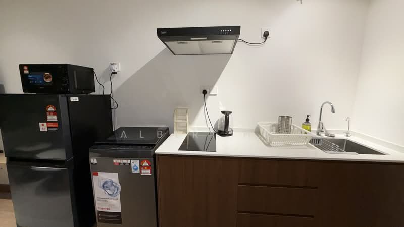 Servis Apartment untuk Disewa di Armani Raja Uda - Albert Ho - Kitchen - PropertyGuru.com.my