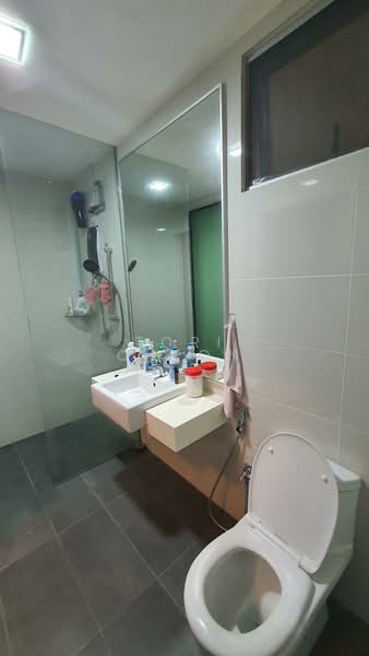 Service Residence for Sale at Southkey Mosaic - Tori Cheon - Bathroom - PropertyGuru.com.my