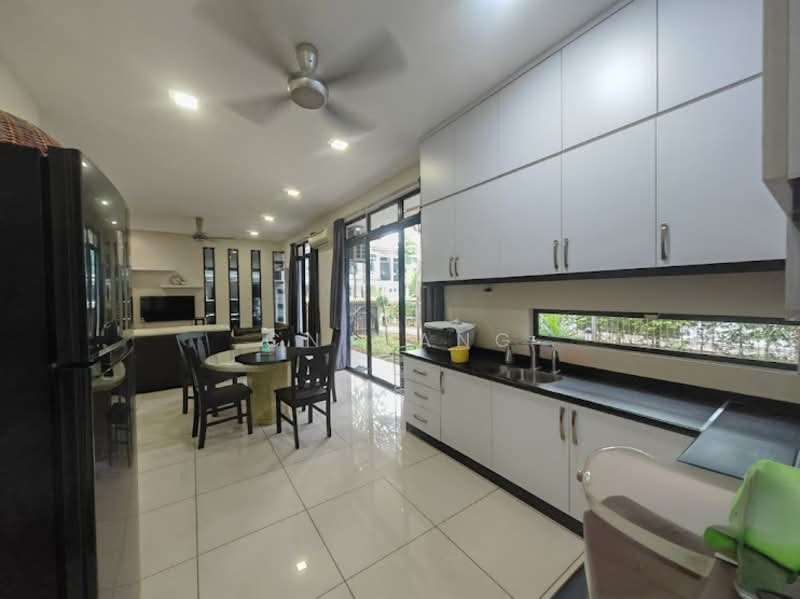 Cluster House for Rent in Senibong (Permas Jaya) - CN Wang - Kitchen - PropertyGuru.com.my