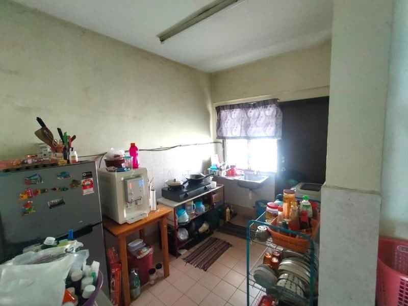 Seksyen 8 Bandar Baru Bangi untuk Untuk Dijual - RM 470,000, Apr 2026 - Kitchen - PropertyGuru.com.my