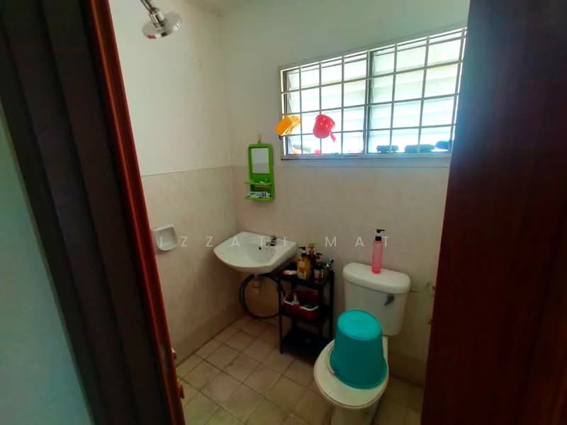Seksyen 8 Bandar Baru Bangi untuk Untuk Dijual - RM 470,000, Apr 2026 - Bathroom - PropertyGuru.com.my
