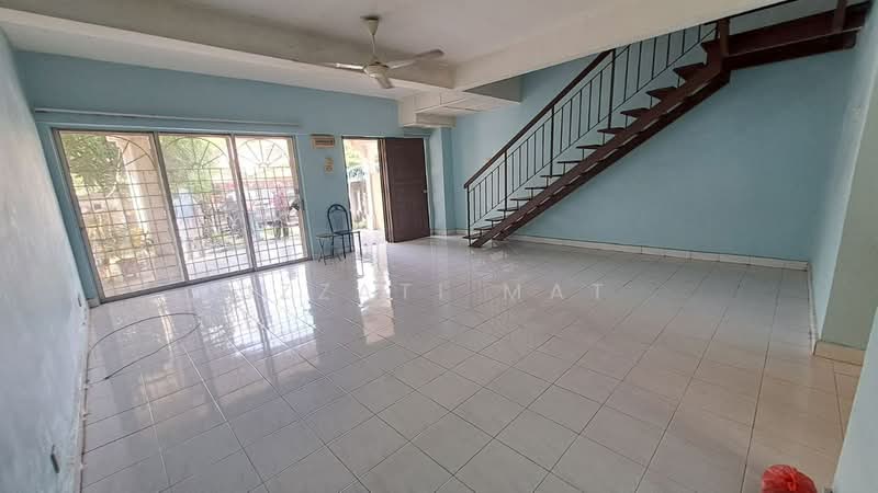 Rumah Teres 2 Tingkat untuk Dijual di Bangi (Selangor) - Izzati Mat - Living Room - PropertyGuru.com.my