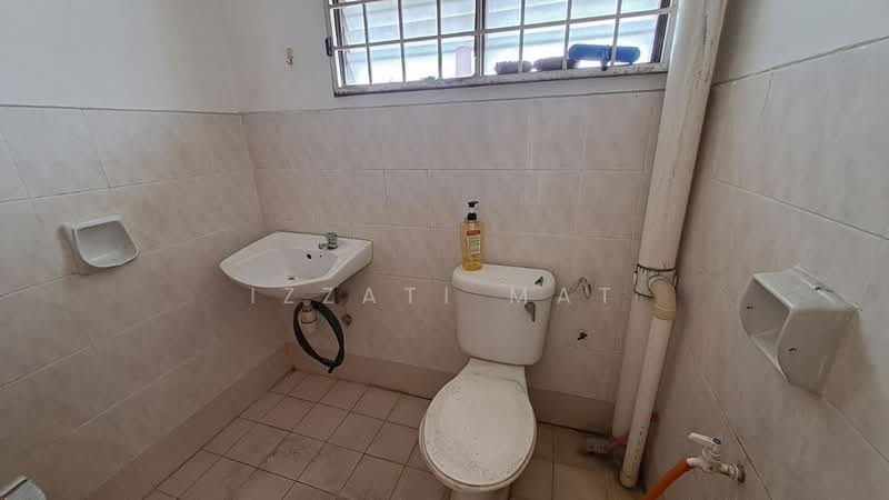 Rumah Teres 2 Tingkat untuk Dijual di Bangi (Selangor) - Izzati Mat - Bathroom - PropertyGuru.com.my
