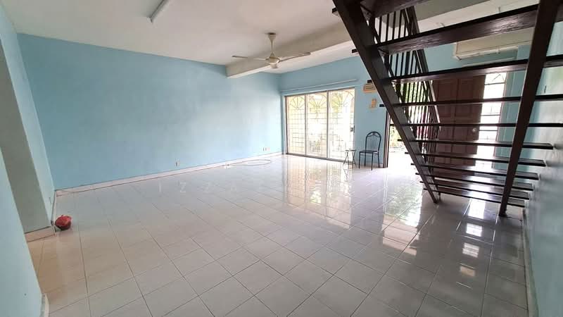 Rumah Teres 2 Tingkat untuk Dijual di Bangi (Selangor) - Izzati Mat - Living Room - PropertyGuru.com.my