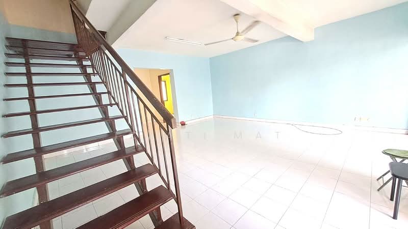Rumah Teres 2 Tingkat untuk Dijual di Bangi (Selangor) - Izzati Mat - Living Room - PropertyGuru.com.my