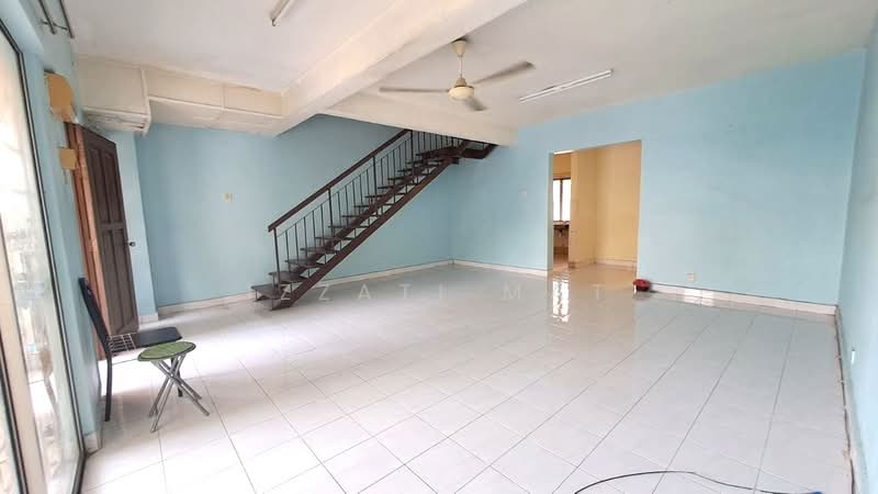 Rumah Teres 2 Tingkat untuk Dijual di Bangi (Selangor) - Izzati Mat - Living Room - PropertyGuru.com.my
