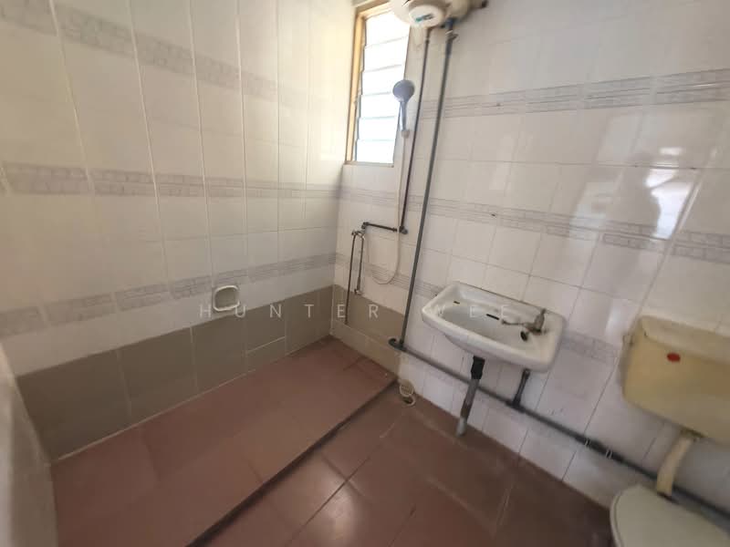 Semi-Detached House for Sale in Sungai Maong (Kuching) - Hunter Wee - Bathroom - PropertyGuru.com.my