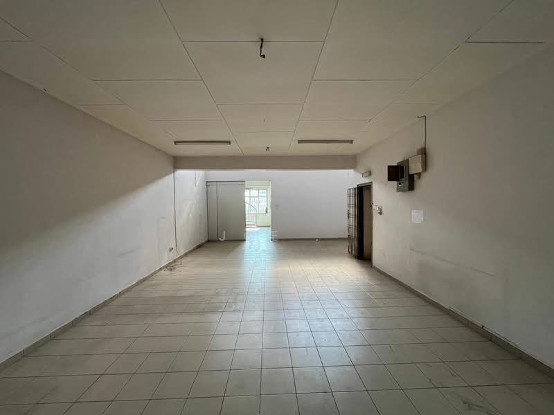 Shop for Rent in Kampung Ungku Mohsin (Johor Bahru) - Joe . - Interior - PropertyGuru.com.my