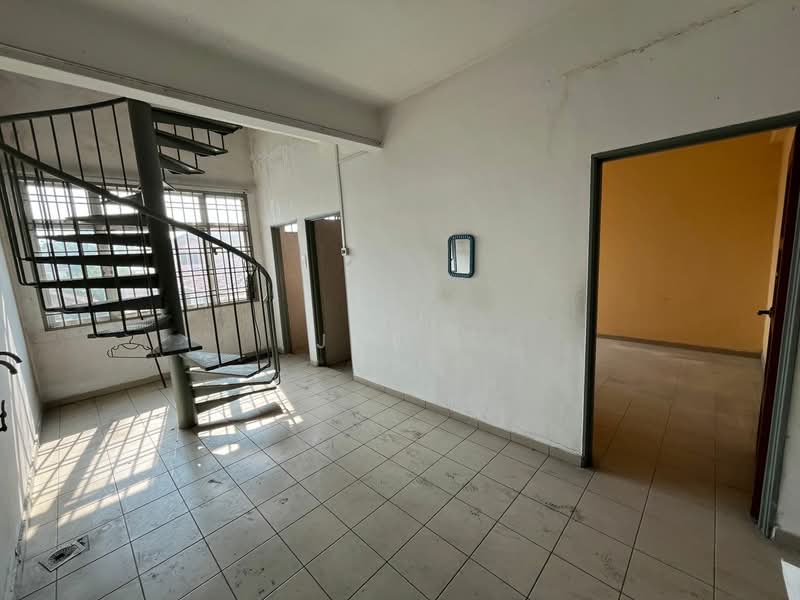 Shop for Rent in Kampung Ungku Mohsin (Johor Bahru) - Joe . - Interior - PropertyGuru.com.my