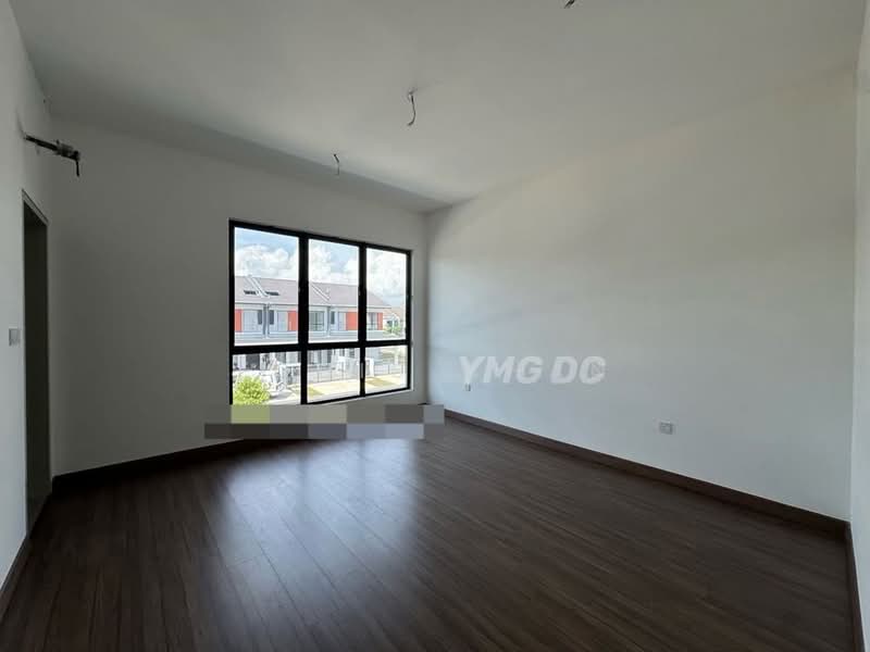 Bandar Bukit Raja : Casira 3 untuk Untuk Dijual - RM 708,000, Apr 2026 - Living Room - PropertyGuru.com.my