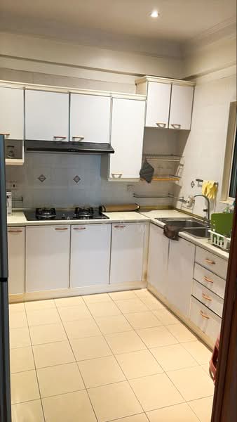 Gold Coast Resort Condominium untuk Untuk Disewa - RM 2,100 /bulan, Apr 2026 - Kitchen - PropertyGuru.com.my