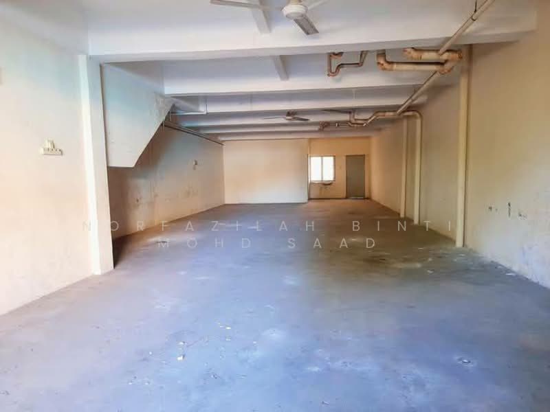 1300sqft Ground floor shoplot, Taman Seri Bayu Ampang untuk Untuk Disewa - RM 3,000 /bulan, Apr 2026 - Interior - PropertyGuru.com.my