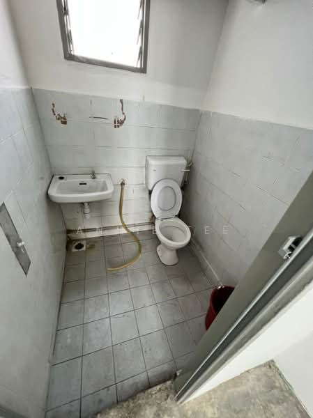Flat for Rent at Sri Lanang - Annie Tee - Bathroom - PropertyGuru.com.my