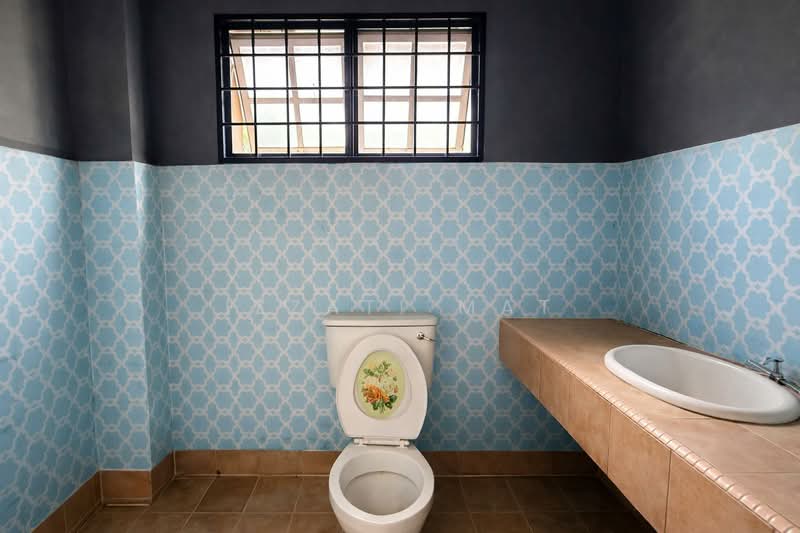 2-storey Terraced House for Sale in Bangi (Selangor) - Izzati Mat - Bathroom - PropertyGuru.com.my