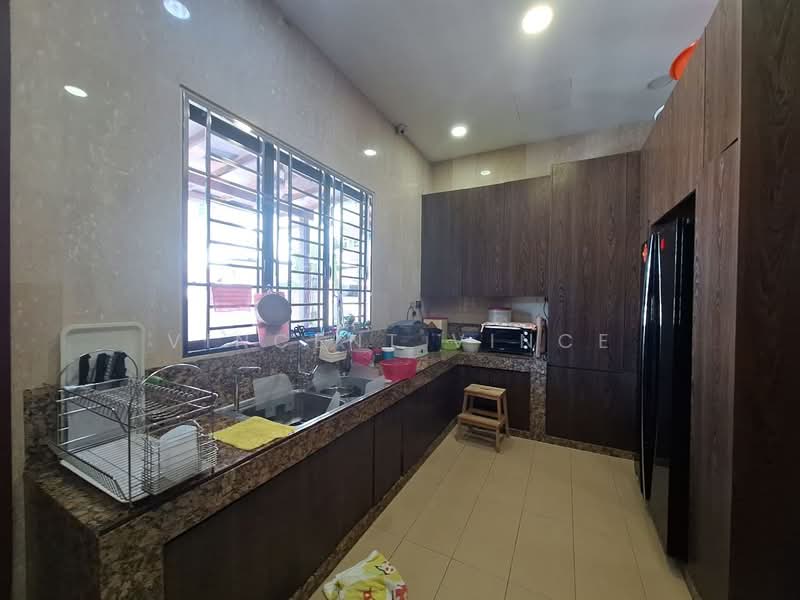 Bandar Tun Hussein Onn untuk Untuk Dijual - RM 4,800,000, Apr 2026 - Kitchen - PropertyGuru.com.my