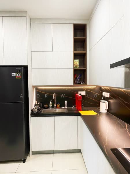 Condominium for Rent at Queens Residences Q1 @ Queens Waterfront - Andrew Chow - Kitchen - PropertyGuru.com.my