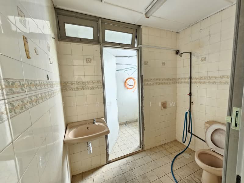Kondominium untuk Dijual di Casa Ria - Sharon Liew - Bathroom - PropertyGuru.com.my