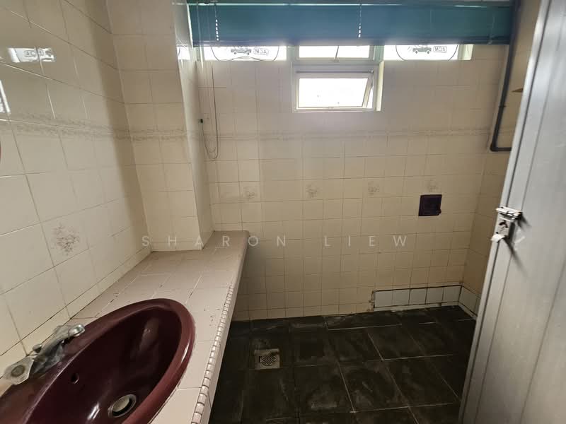 Kondominium untuk Dijual di Casa Ria - Sharon Liew - Bathroom - PropertyGuru.com.my