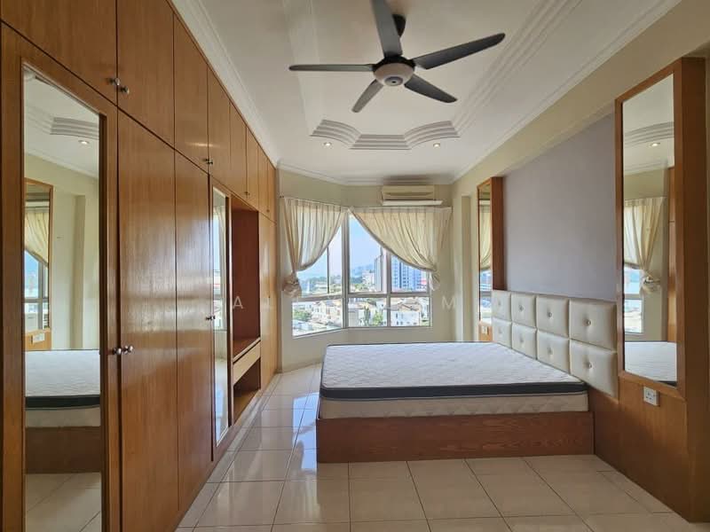 Gold Coast Resort Condominium - 2