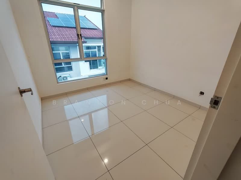 2-storey Terraced House for Rent in Gelang Patah (Johor) - Brandon Chua - Common Bedroom 2 - PropertyGuru.com.my