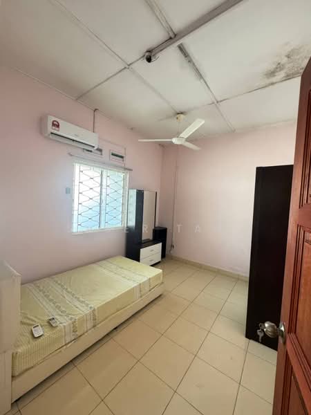 1-storey Terraced House for Sale in Johor Bahru (Johor) - SASER TAN. - Bedroom - PropertyGuru.com.my