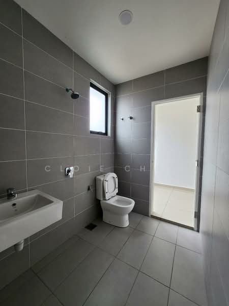 22~28 x 75 Huge Size Dream Superlink House 5mins to Grocery & Highway untuk Untuk Dijual - RM 698,000, Apr 2026 - Bathroom - PropertyGuru.com.my