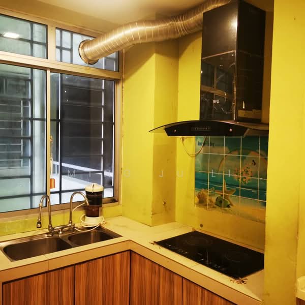 Condominium for Rent at Platinum Lake PV 10 - Ming Ju Li - Kitchen - PropertyGuru.com.my