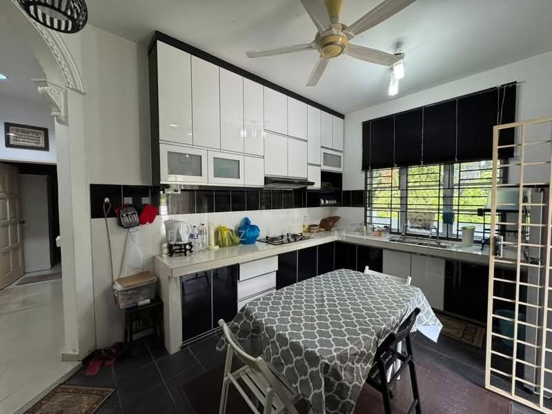 Bungalow for Sale in Kuantan (Pahang) - Faiz Azmi - Kitchen - PropertyGuru.com.my
