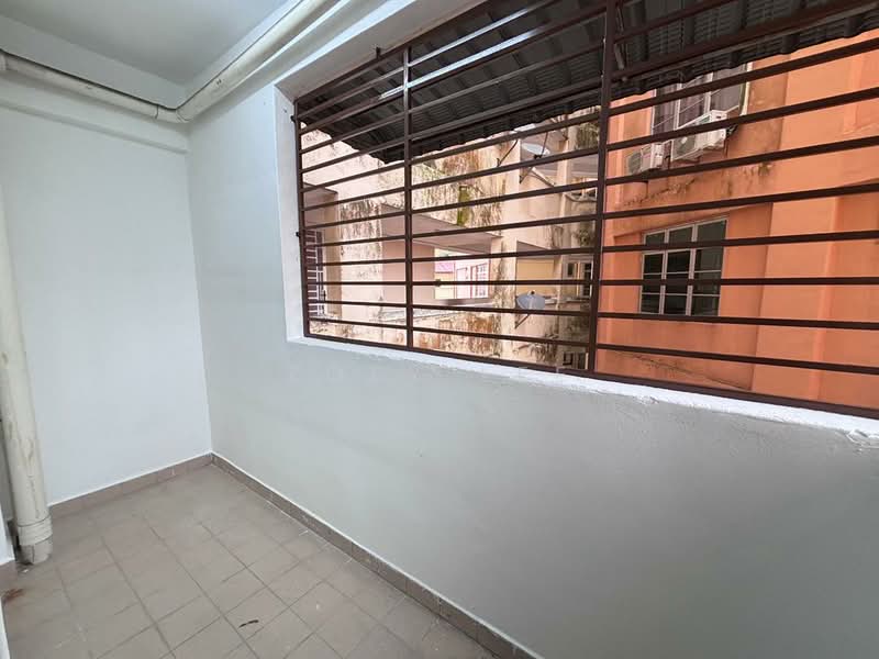 Villa Bestari Apartment untuk Untuk Dijual - RM 400,000, Apr 2026 - Balcony - PropertyGuru.com.my