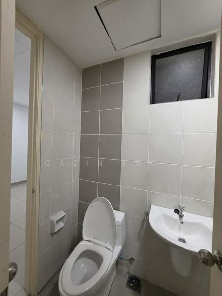 Kondominium untuk Disewa di Upper East @ Tiger Lane - Qazin Khoo - Bathroom - PropertyGuru.com.my