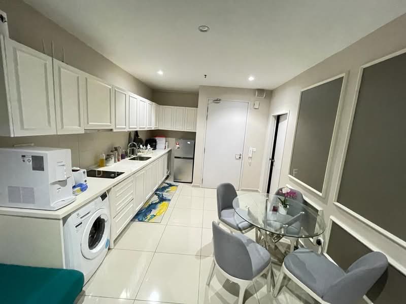 Service Residence for Sale at Parisien Tower - DILLA YUSOFF - Kitchen - PropertyGuru.com.my