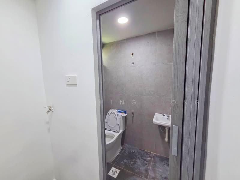 2-storey Terraced House for Sale in Taman Puteri Wangsa (Ulu Tiram) - Loong Hing Liong - Bathroom - PropertyGuru.com.my