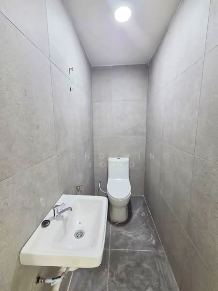 2-storey Terraced House for Sale in Taman Puteri Wangsa (Ulu Tiram) - Loong Hing Liong - Bathroom - PropertyGuru.com.my