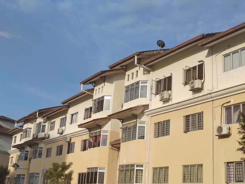 Apartment for Sale at Vista Seri Putra - YS Lock - Exterior - PropertyGuru.com.my