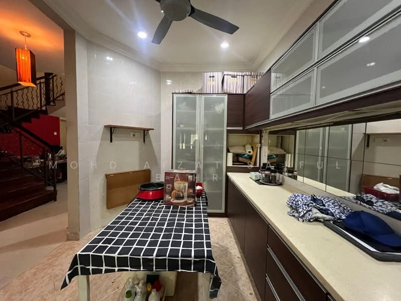 2-storey Terraced House for Sale in Bukit Jelutong (Shah Alam) - Mohd Aizat Saiful Bahri - Kitchen - PropertyGuru.com.my