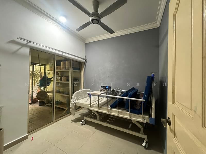 2-storey Terraced House for Sale in Bukit Jelutong (Shah Alam) - Mohd Aizat Saiful Bahri - Bedroom - PropertyGuru.com.my