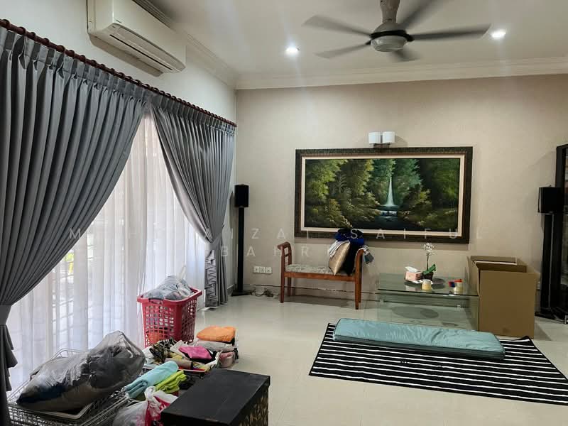 2-storey Terraced House for Sale in Bukit Jelutong (Shah Alam) - Mohd Aizat Saiful Bahri - Living Room - PropertyGuru.com.my