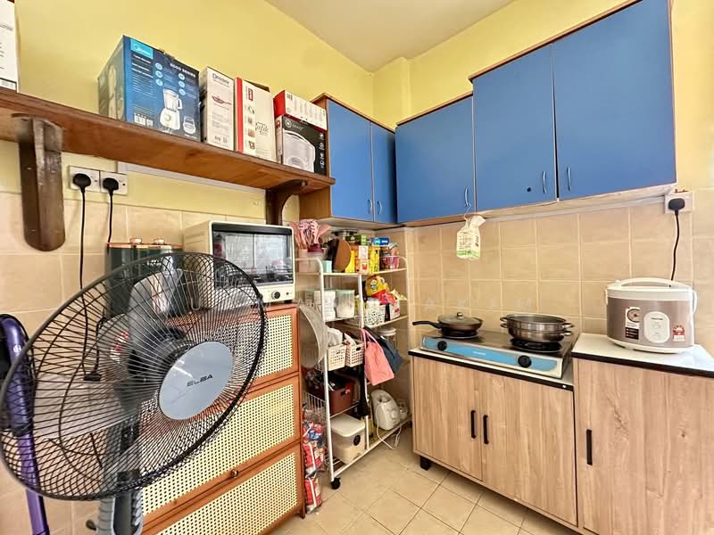 Condominium for Sale at Paradesa Tropica - Lukman Hakim - Kitchen - PropertyGuru.com.my