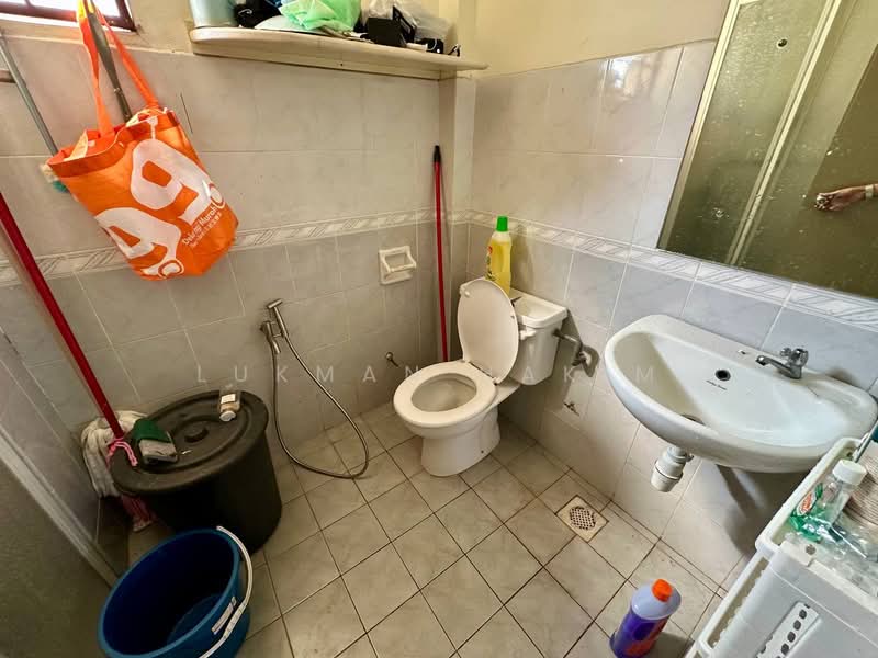 Condominium for Sale at Paradesa Tropica - Lukman Hakim - Bathroom - PropertyGuru.com.my