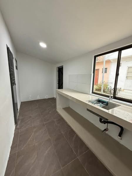 Taman Scientex Pasir Gudang untuk Untuk Dijual - RM 398,000, Apr 2026 - Kitchen - PropertyGuru.com.my