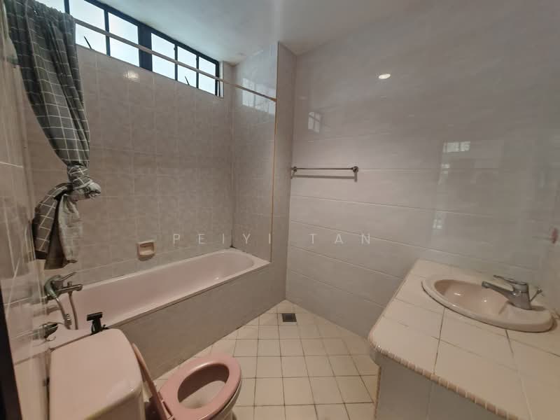 Bungalow for Sale in Taman Anak Bukit (Senai) - PeiYi Tan - Bathroom - PropertyGuru.com.my