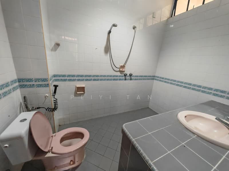 Bungalow for Sale in Taman Anak Bukit (Senai) - PeiYi Tan - Bathroom - PropertyGuru.com.my