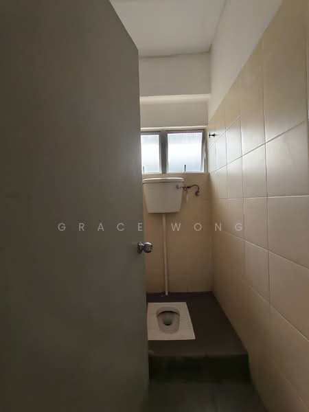 Shop / Office for Rent in Puncak Alam (Selangor) - Grace Wong - Bathroom - PropertyGuru.com.my