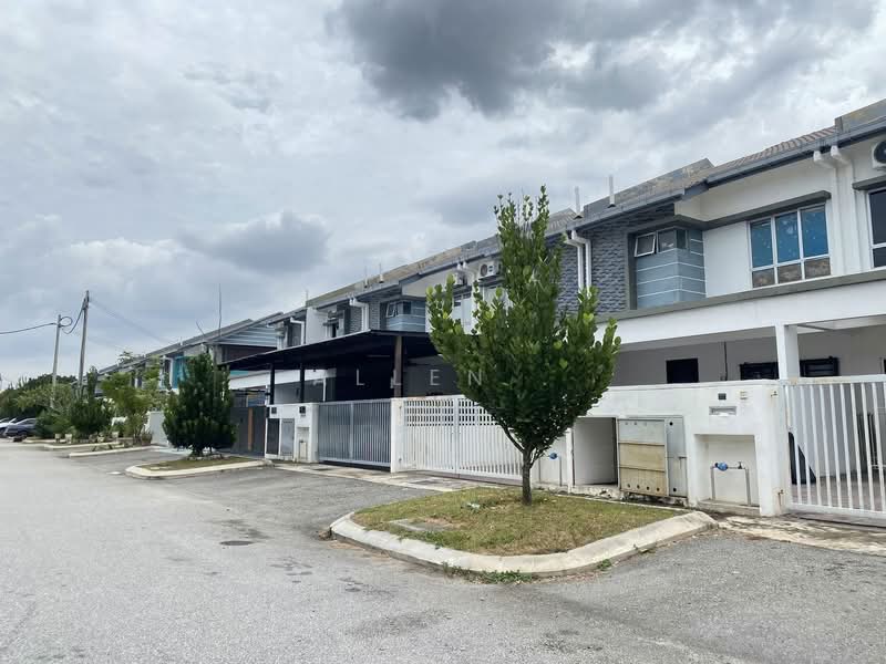 2-storey Terraced House for Sale in Bandar Puncak Alam (Puncak Alam) - Allen . - Exterior - PropertyGuru.com.my