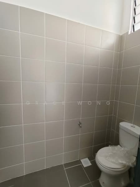 Shop / Office for Rent in Puncak Alam (Selangor) - Grace Wong - Bathroom - PropertyGuru.com.my